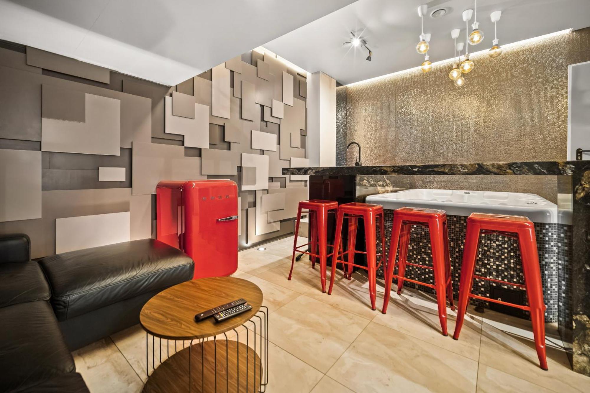 Secret Lounge - Cozy Studio With Sauna And Jacuzzi วิลนีอุส ภายนอก รูปภาพ